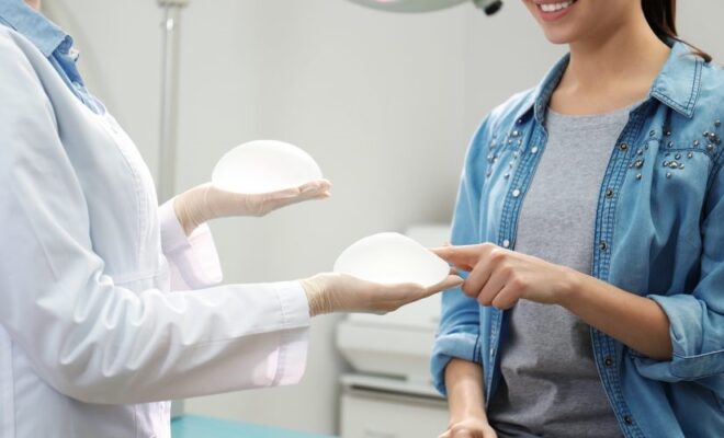 Phẫu thuật nâng ngực là cách làm vòng 1 nở nang nhanh chóng