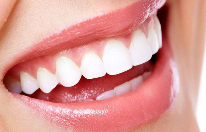 tay trang rang co dau khong